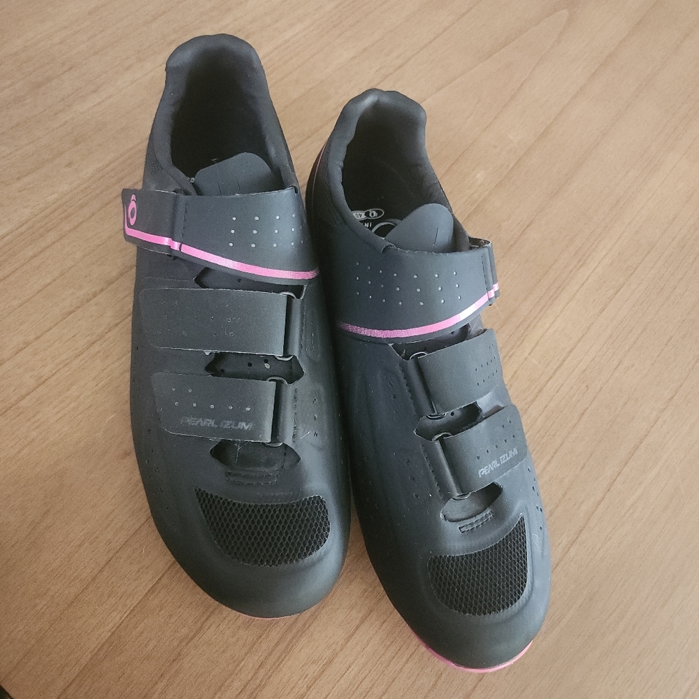 Pearl Izumi V5 Studio Cycling Shoes with Shimano Cleats - Picture 5 of 10